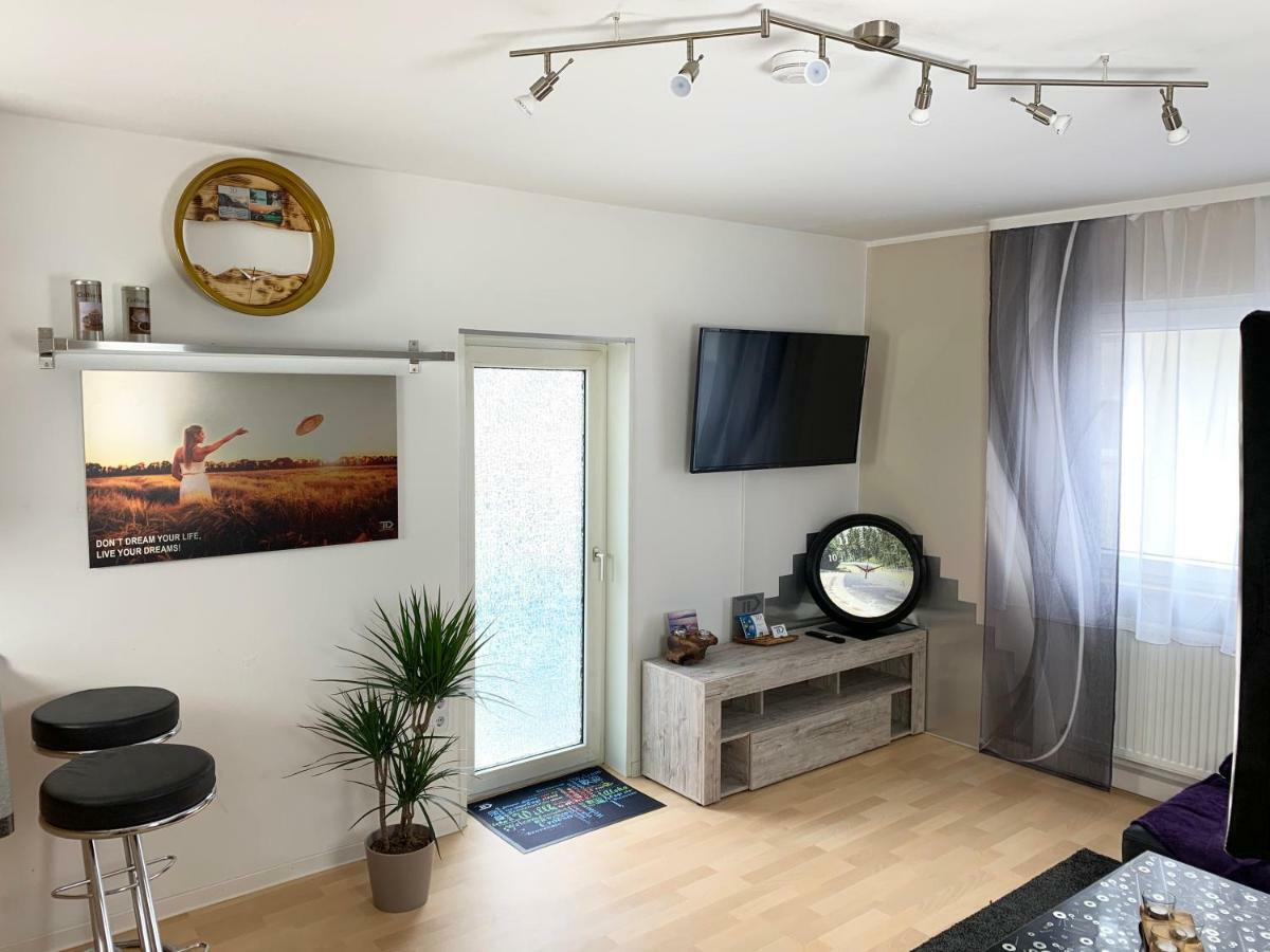 Schoenes Apartment Terrasse 2P. Stadtnah Wuerzburg Wlan Luaran gambar
