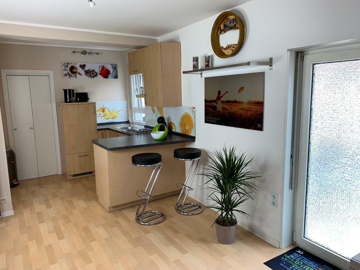 Schoenes Apartment Terrasse 2P. Stadtnah Wuerzburg Wlan Luaran gambar
